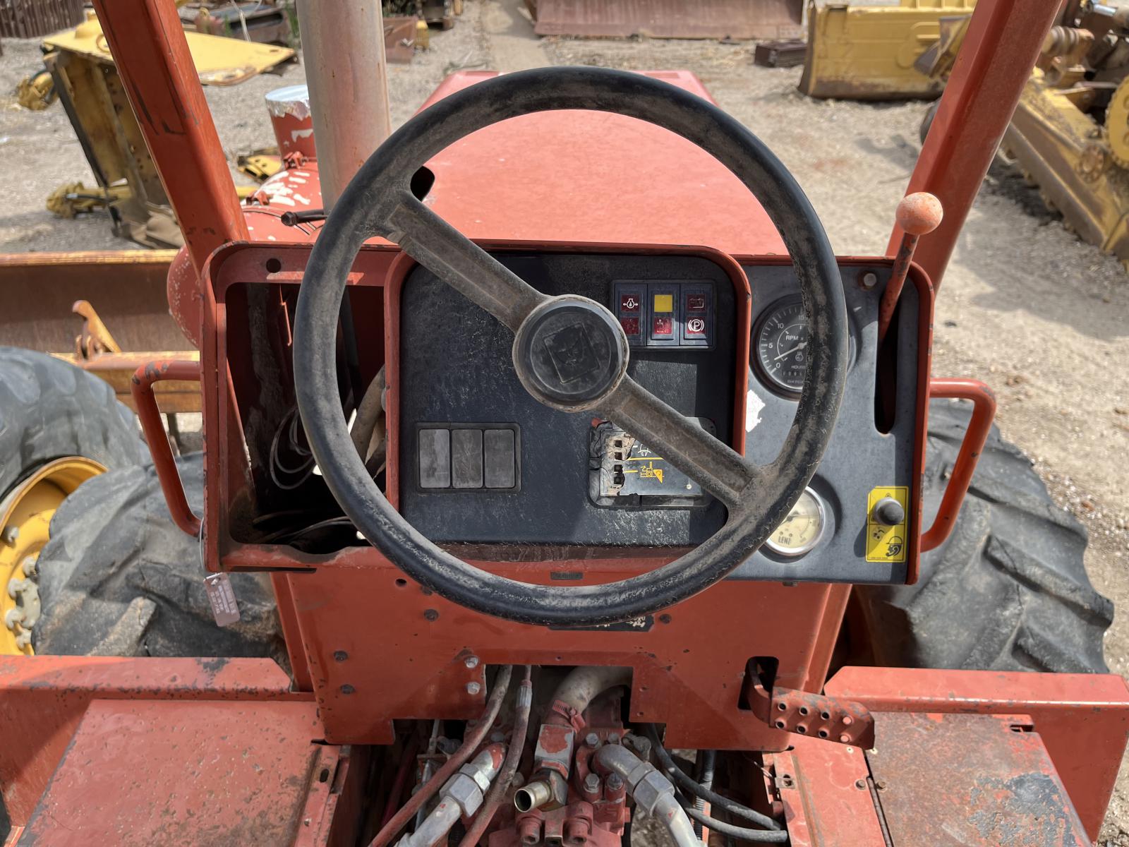 ./imagenes/INVOICE/2019/17566/ZANJADORA DITCH WITCH 8020T (8).JPG